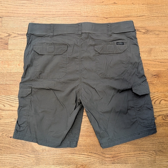 Lee Men's Cargo Shorts Dark Grey Extreme Motion Comfort Stretch Size 42 - Picture 2 of 7